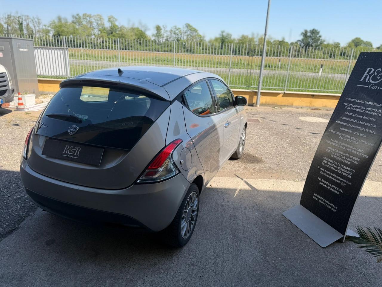 Lancia Ypsilon 0.9 TwinAir 85 CV 5 porte S&S Gold