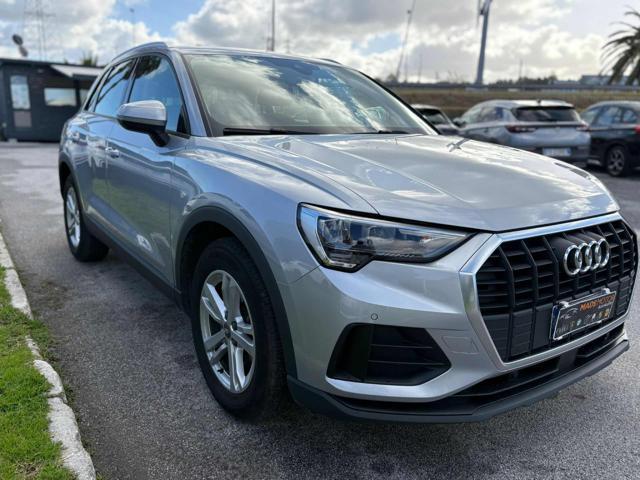 AUDI Q3 35 TDI S tronic Business