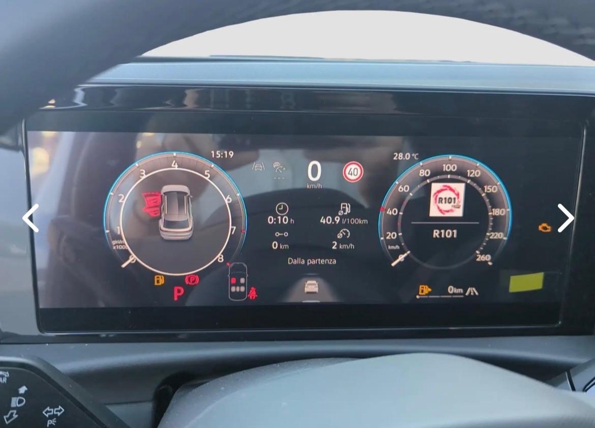 Volkswagen T-Roc 1.5 eTSI ACT 150 CV DSG R-Line