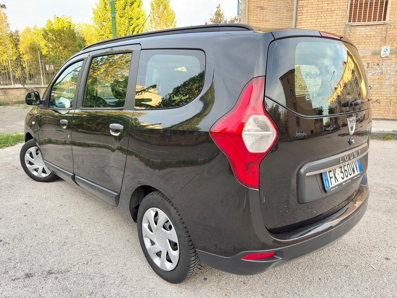 Dacia Lodgy 1.6 GPL 100CV con navigatore