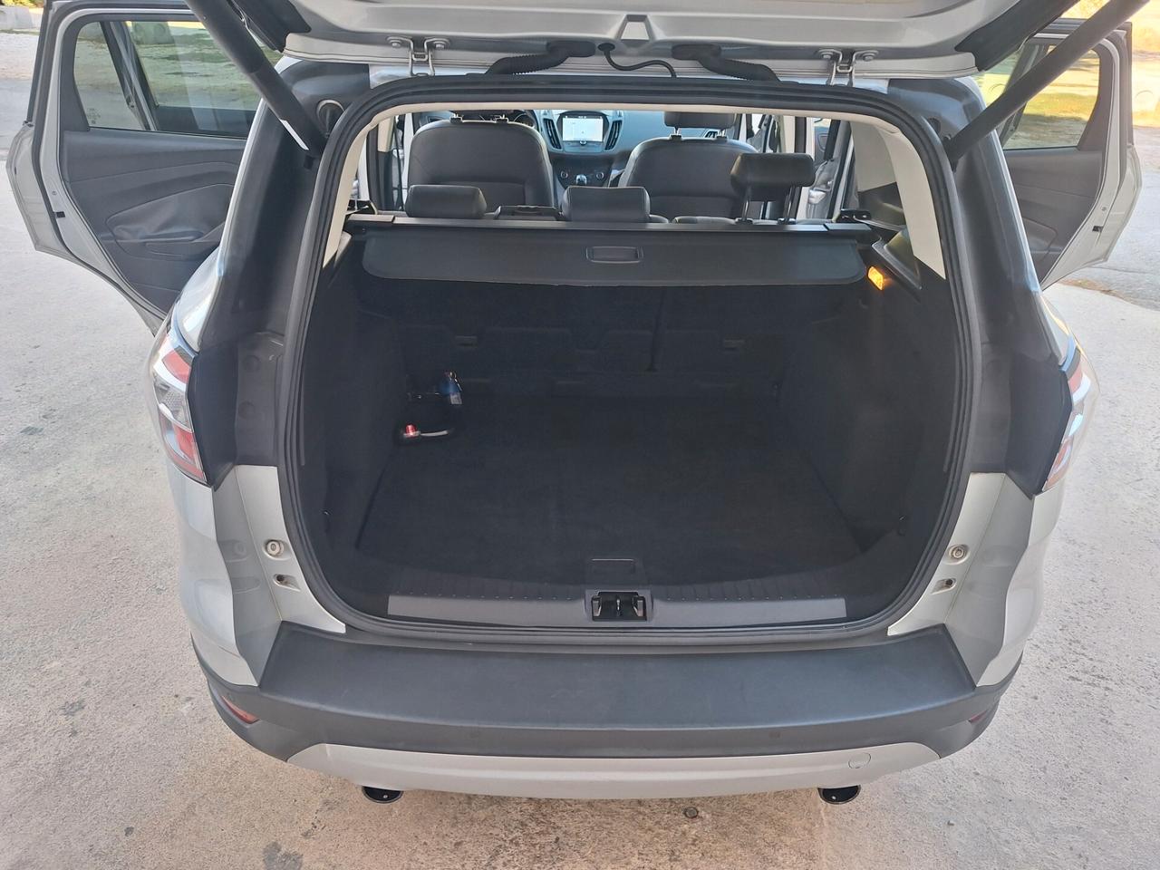 Ford Kuga 1.5 TDCI 120 CV NAVI GANCIO TRAINO