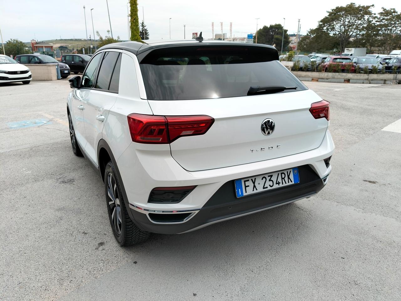 Volkswagen T-Roc 1.6 TDI SCR Business BlueMotion Technology