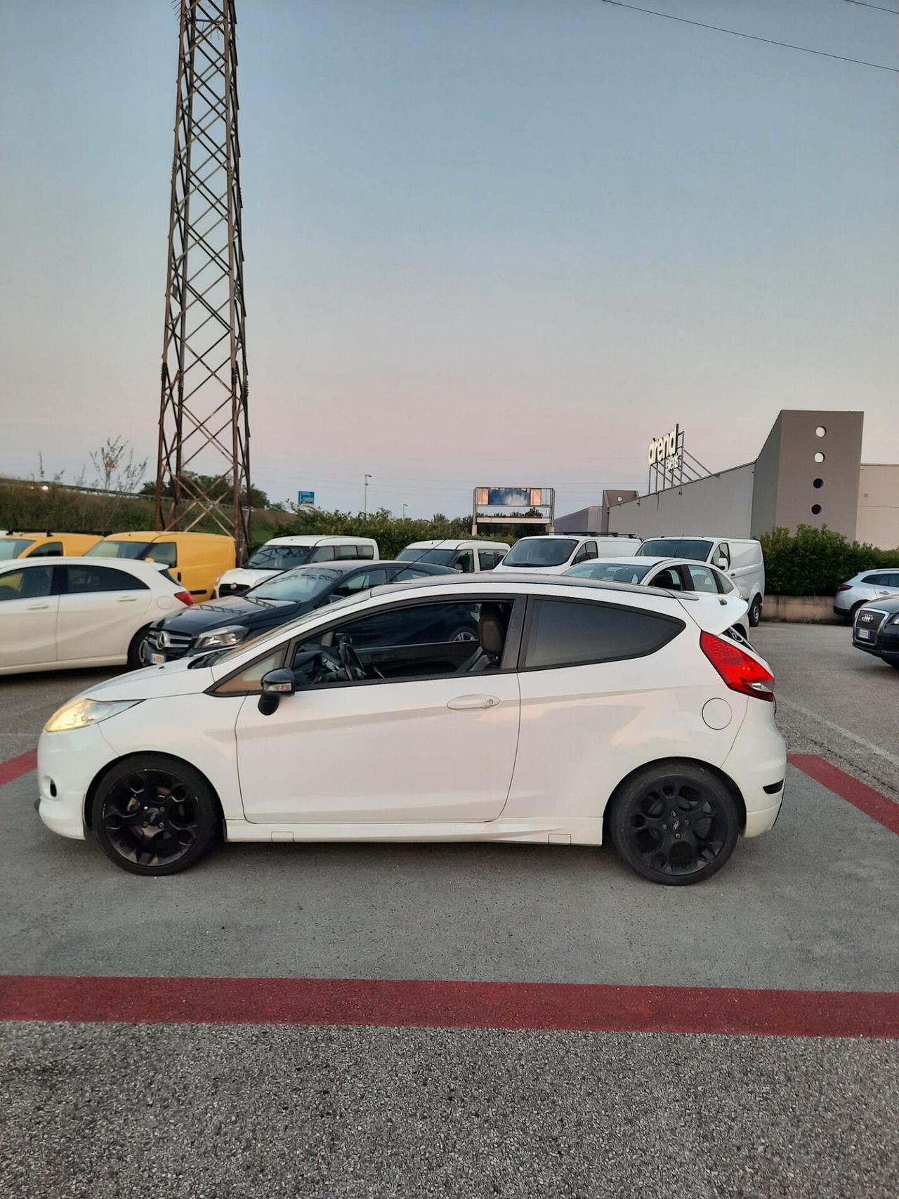 Ford Fiesta 1.6 134CV 3 porte Individual