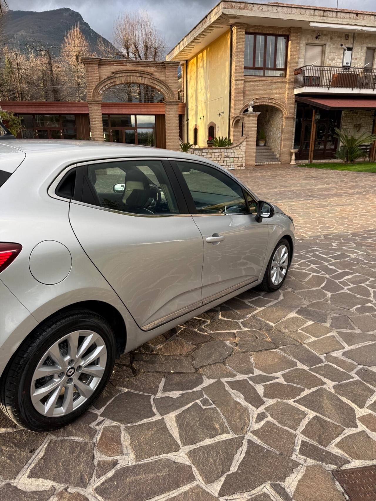 Renault Clio GPL 2021 uni proprietario 57000 km