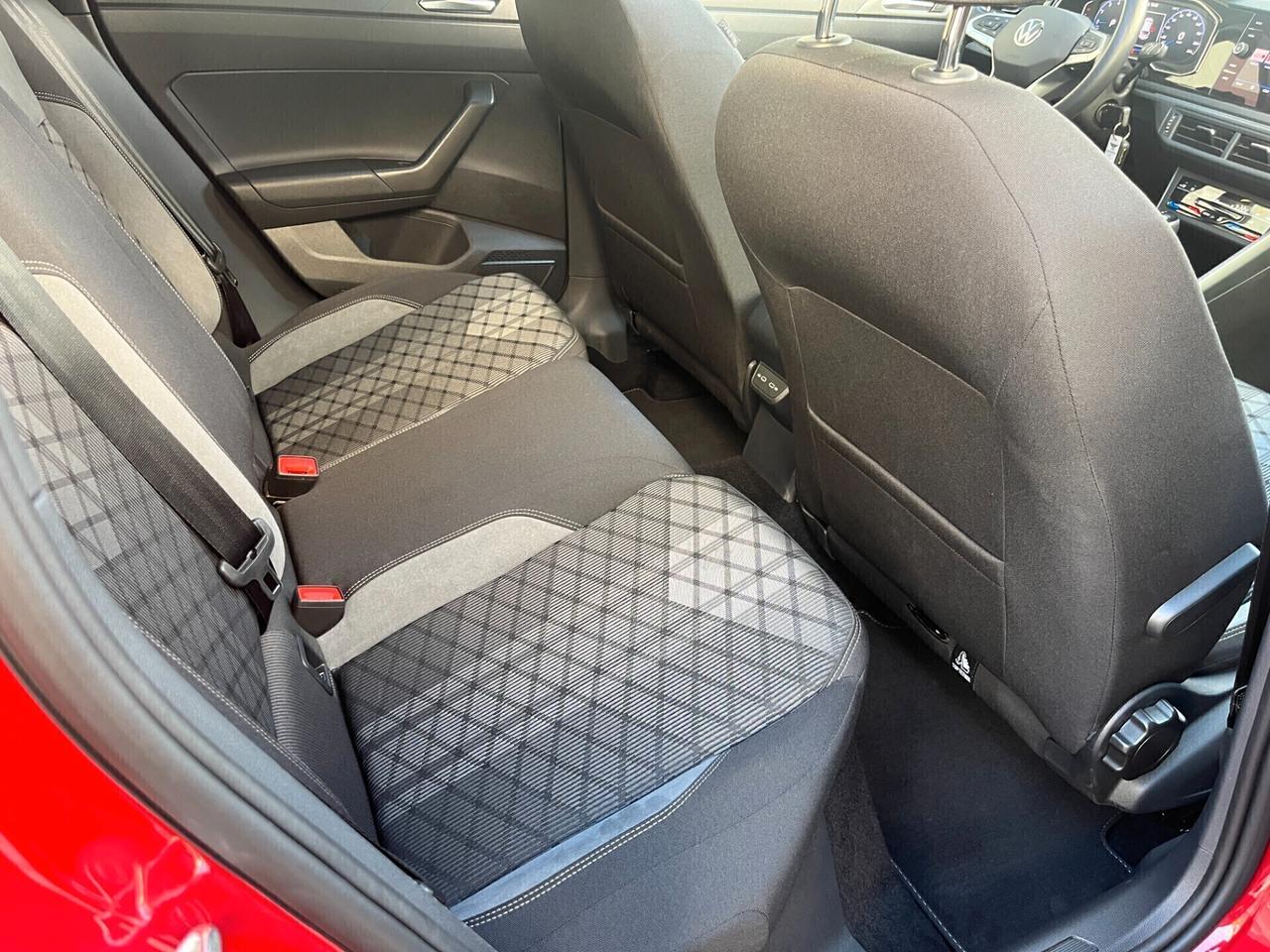 Volkswagen Taigo 1.0 TSI 115 CV DSG R-Line**km 35649**08/2024