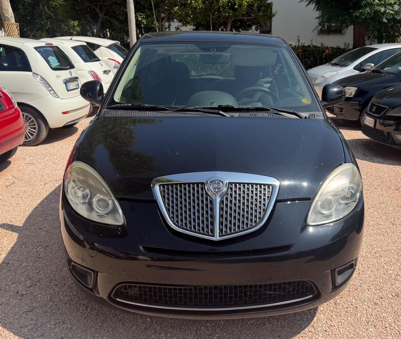 Lancia Ypsilon 1.3 MJT 75 CV Diva