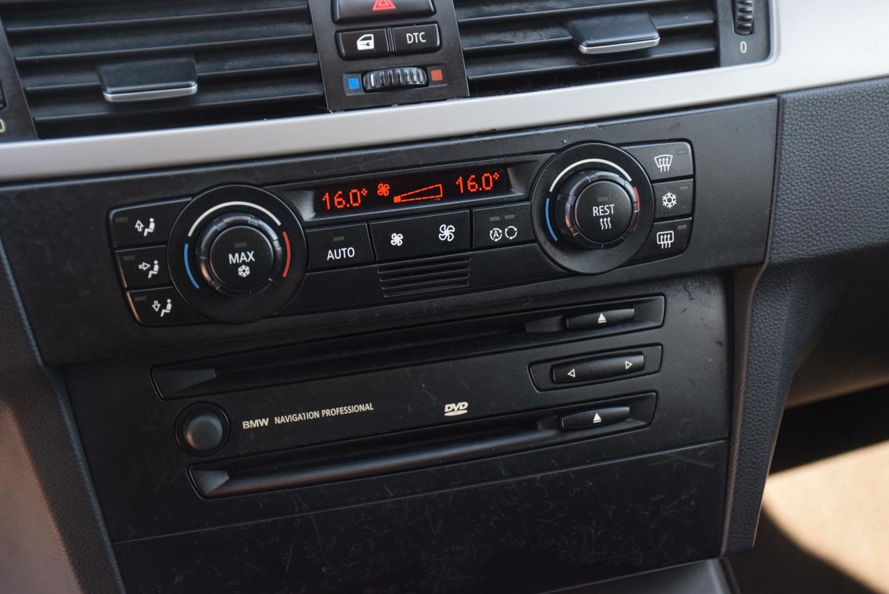 Bmw 330 330d Touring Futura navi pelle cruise sensori bt