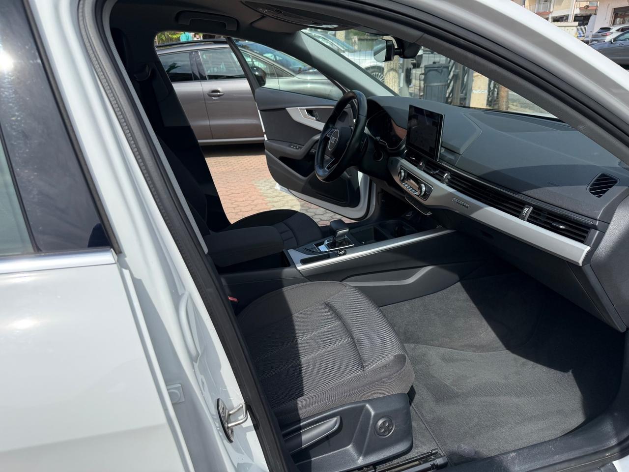 Audi A4 Avant 40 TDI quattro S tronic Business Advanced