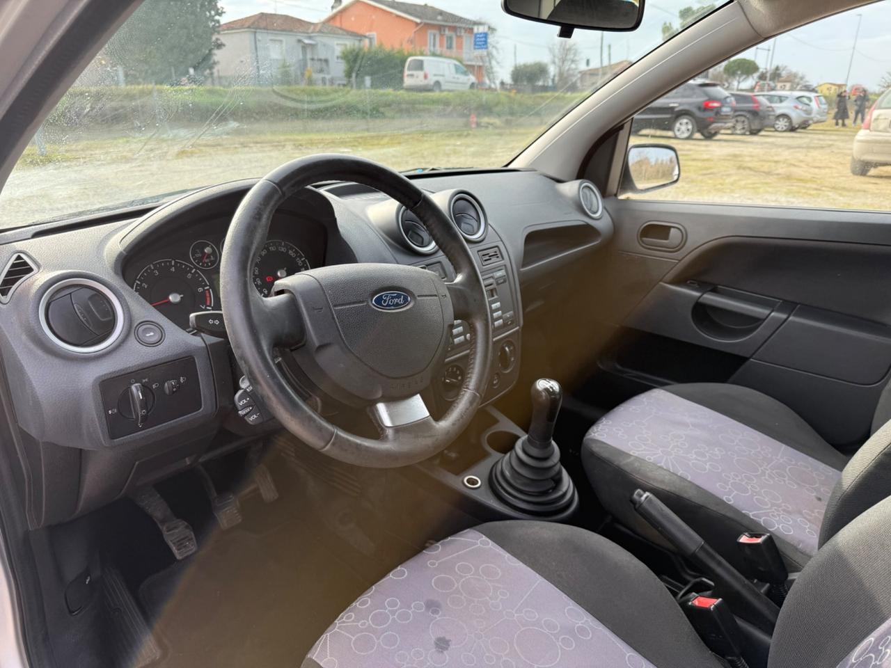 Ford Fiesta 1.2 16V 5p. Ghia