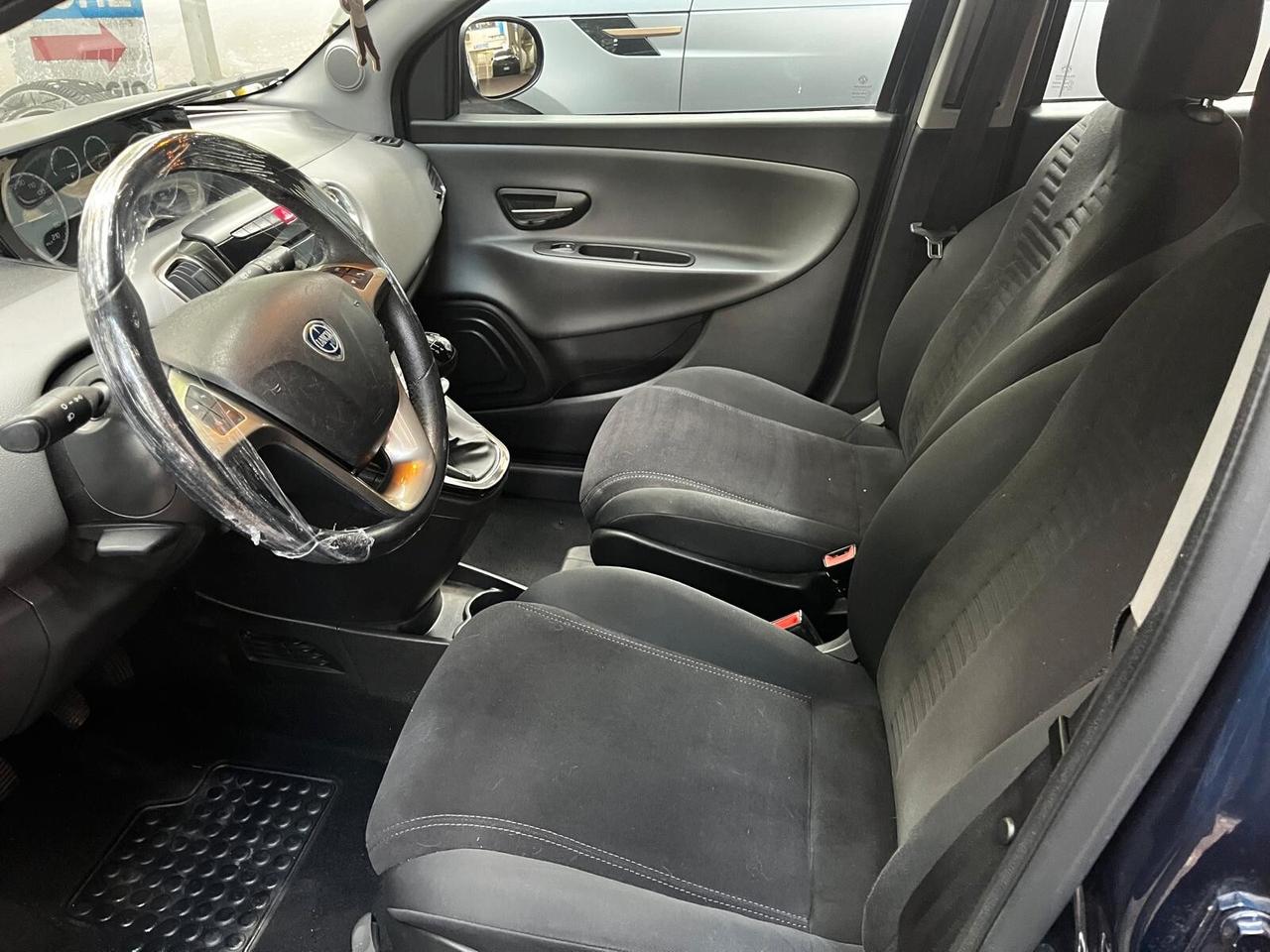 Lancia Ypsilon 1.2 69 CV 5 porte Platinum