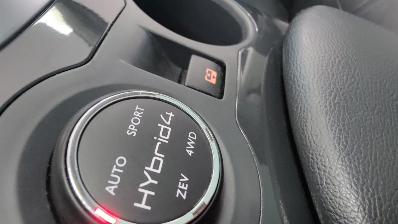 Peugeot 3008 HYbrid4