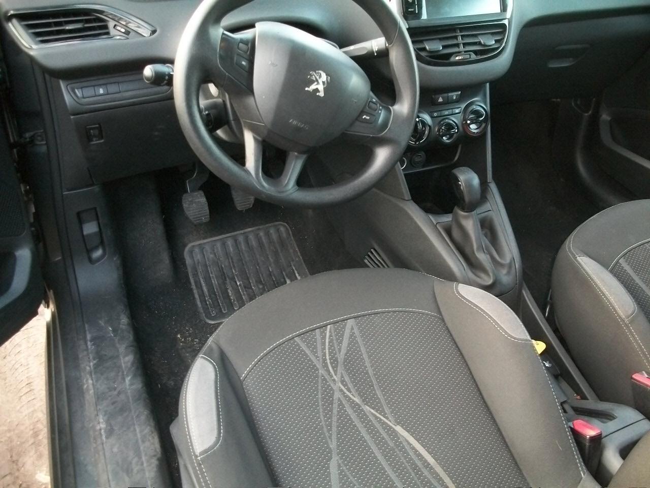 Peugeot 208 1.0 VTi 68 CV 3 porte Active si neopatentati garanzia un anno