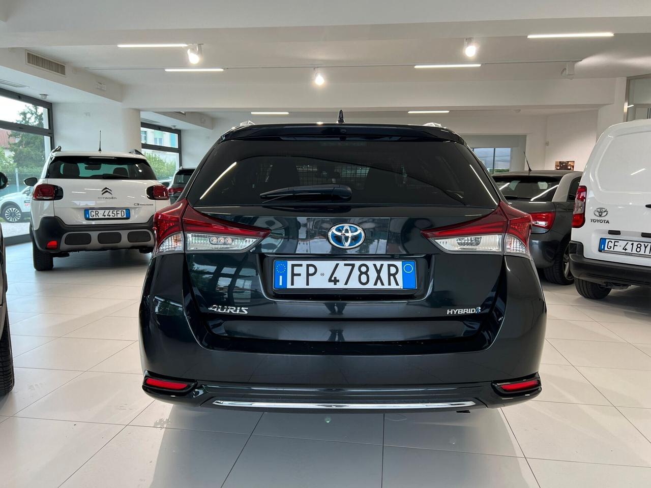 Toyota Auris Touring Sports 1.8 Hybrid Black Edition