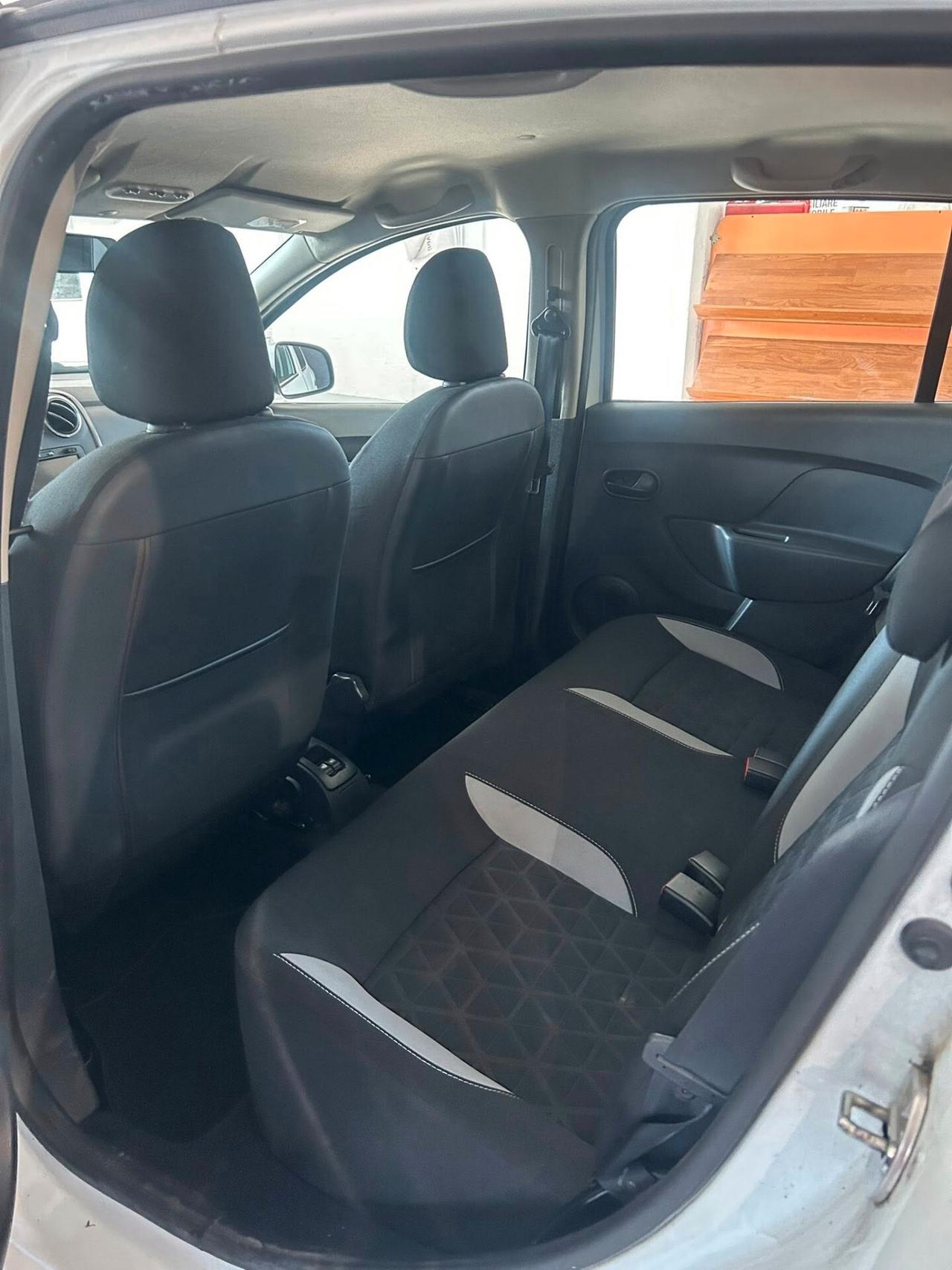 Dacia Sandero Stepway 1.5 dCi 8V 90CV-DISTR FATTA-2014