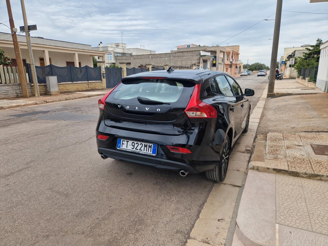 Volvo V40 D2
