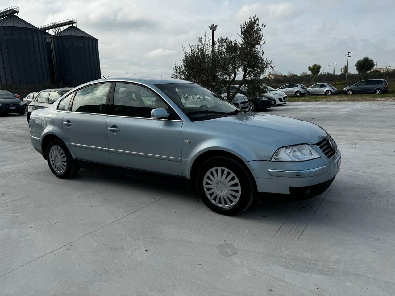 volkswagen passat 1.9 TDI/130 CV cat Trendline