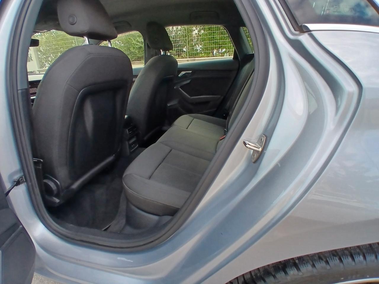 Audi A3 SPB 30 TDI Business Advanced