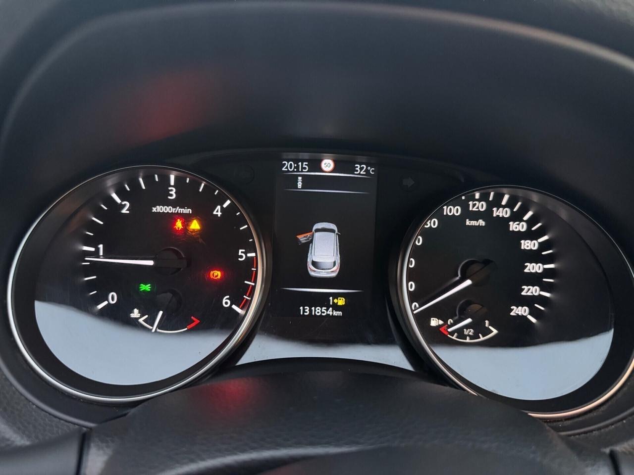 Nissan Qashqai 1.5 dCi N-Connecta tetto 360 metall