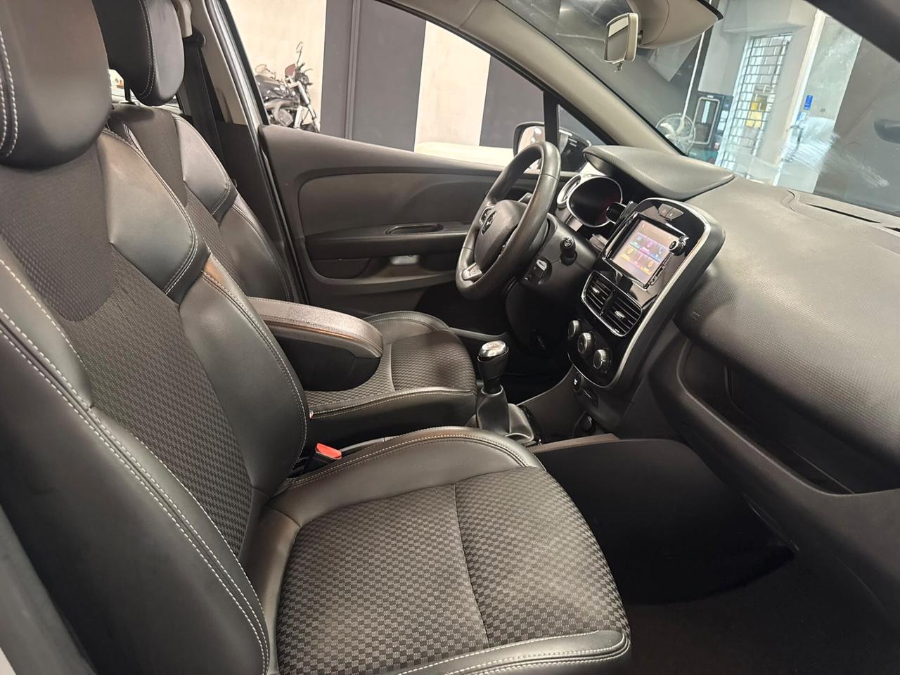 Renault Clio 1.2 75 CV 5 porte Duel