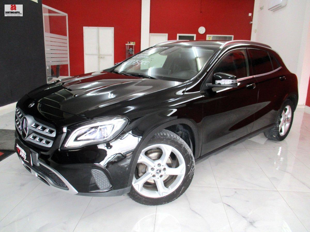 MERCEDES GLA 200 d Automatic Premium-2017