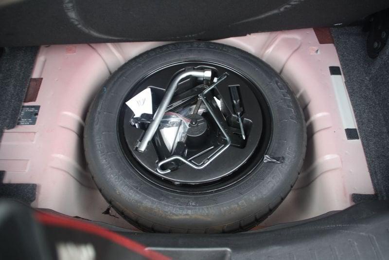 Lancia Ypsilon 1.0 FireFly 70cv Hybrid Silver