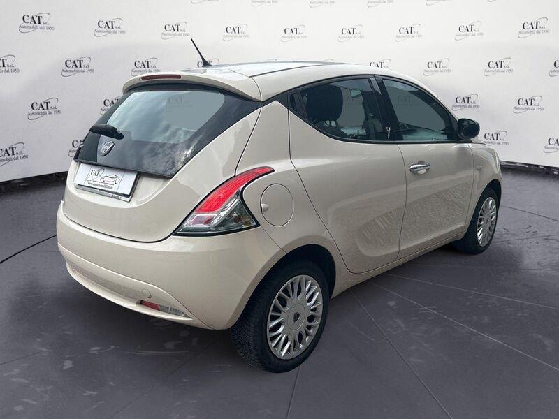Lancia Ypsilon 1.2 69 CV 5 porte Mya