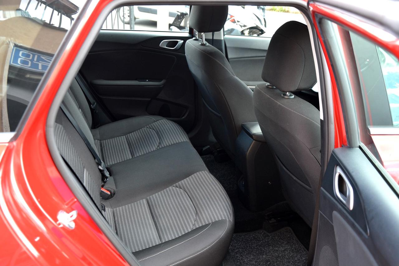 Kia Ceed Sportswagon 1.6 CRDi 136 CV MHEV SW Business