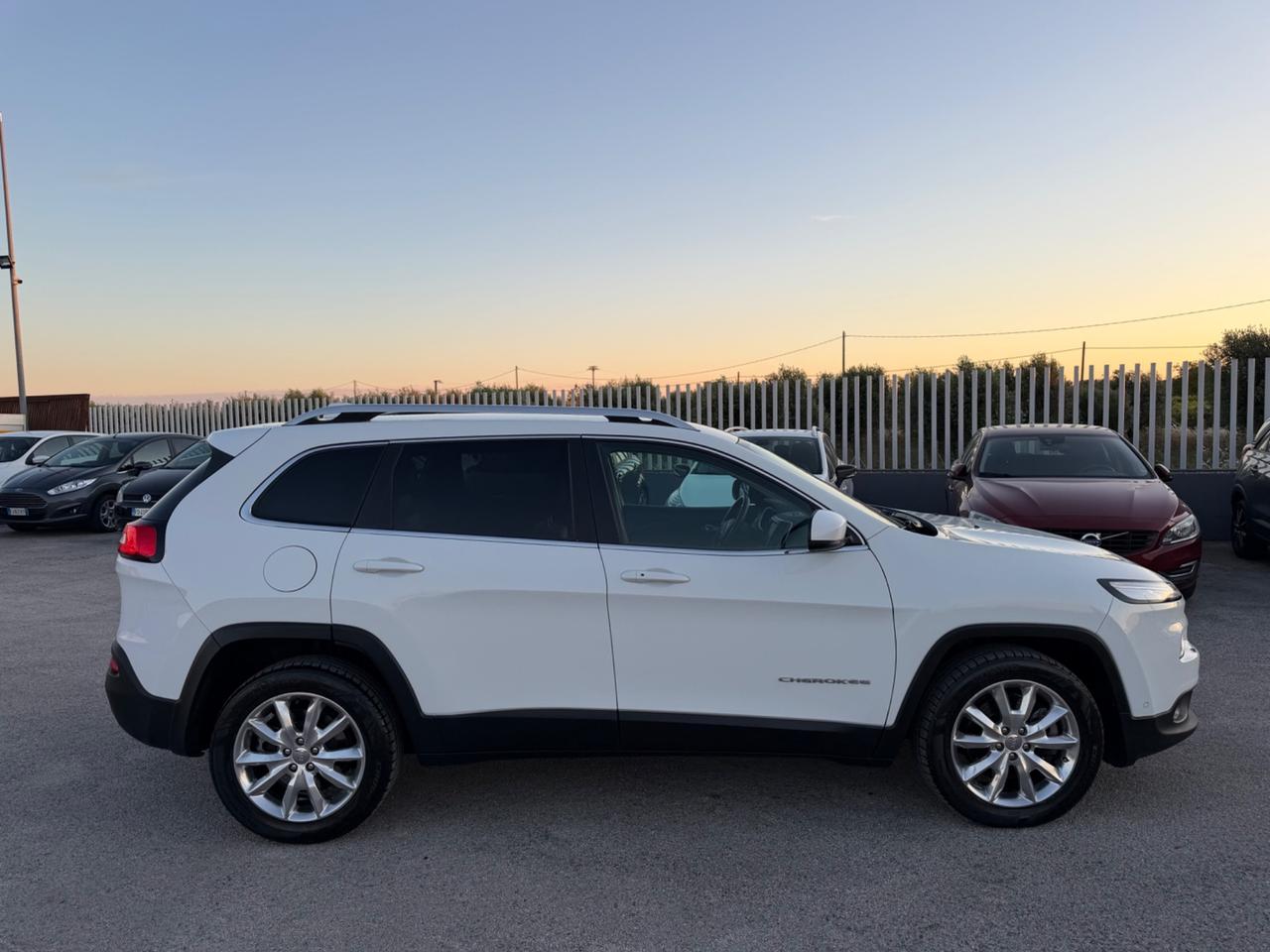 JEEP CHEROKEE 2.0 MJTD 140CV 2WD MANUAL FULL LED