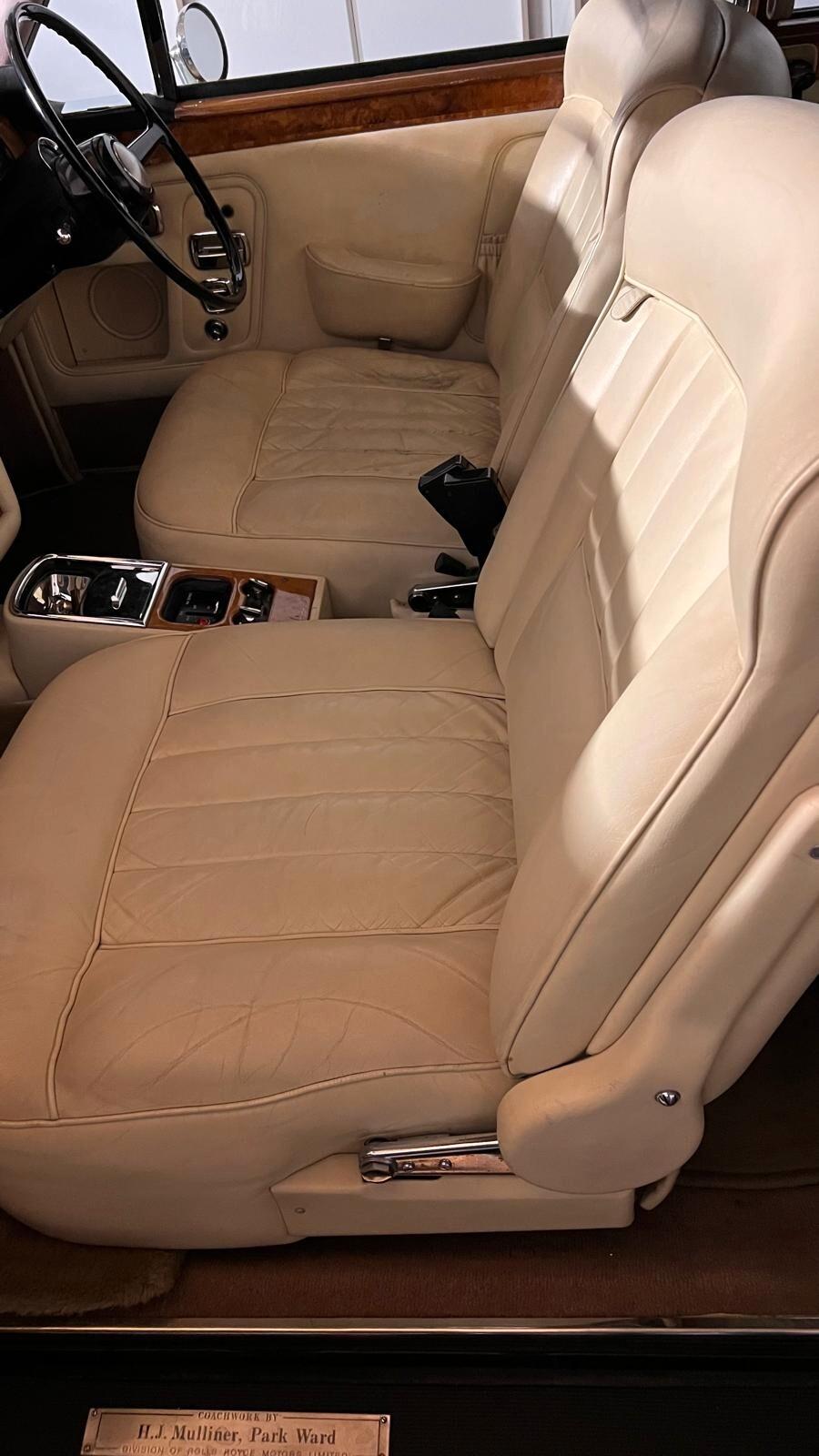 Rolls Royce Corniche RHD