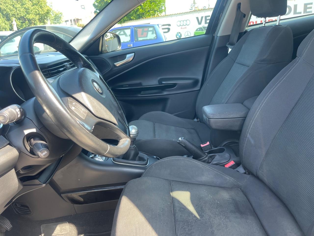 Alfa Romeo Giulietta Distinctive 1.6 JTDm 105cv