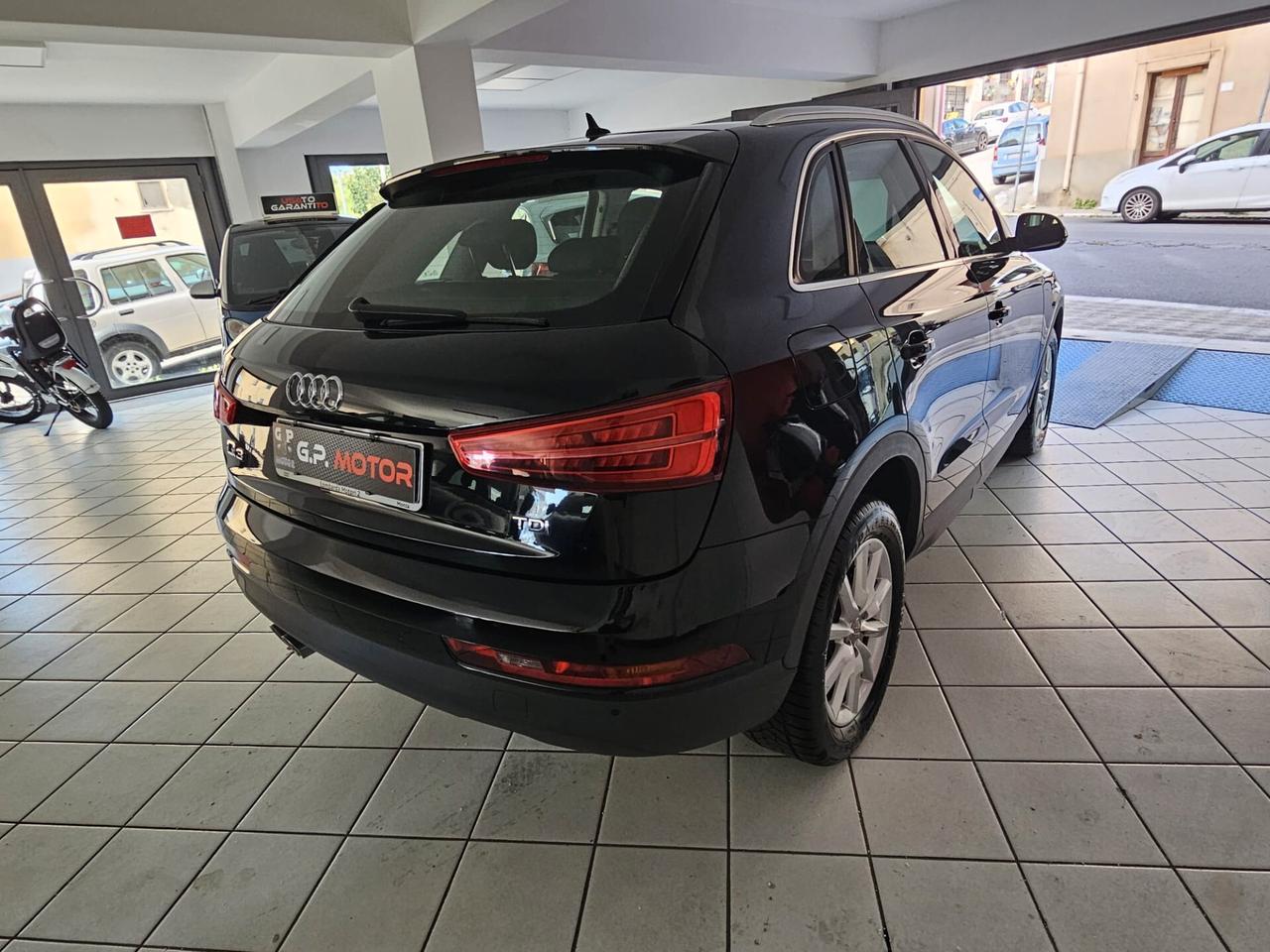 Audi Q3 2.0 TDI 120 CV Business