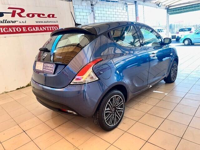 Lancia Ypsilon 1.0 FireFly 5 porte S&S Hybrid Silver Plus