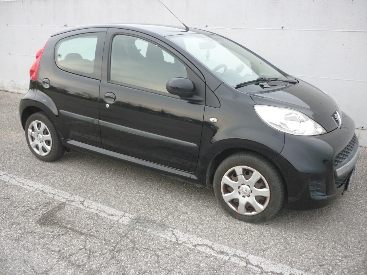 Peugeot 107 1.0 68CV 5p. Plaisir