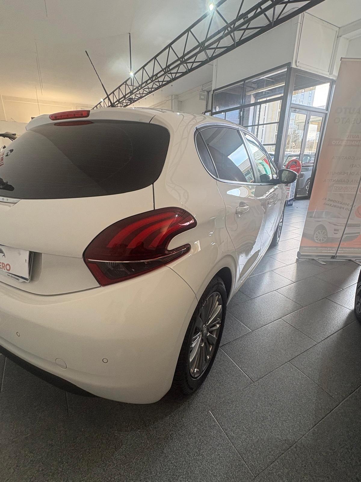 Peugeot 208 PureTech 82 5p. GPL Active