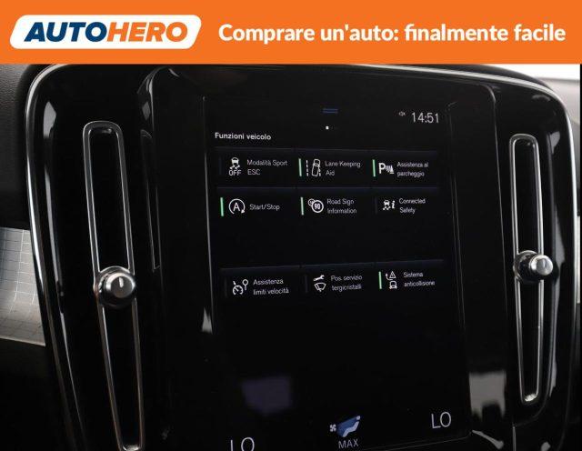 VOLVO XC40 B4 AWD Geartronic Momentum Pro