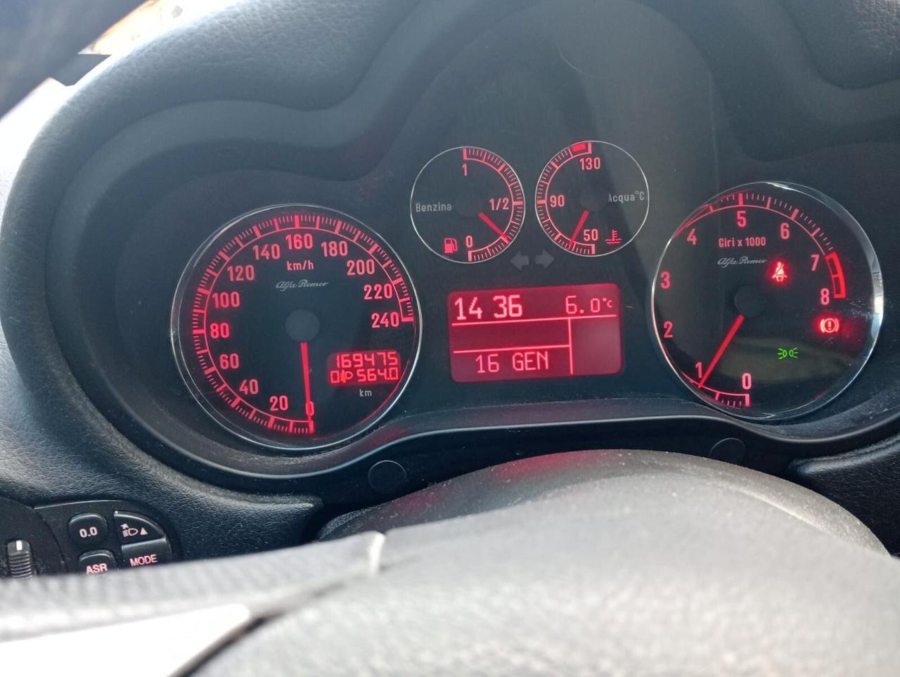 Alfa Romeo 147 1.6 16V TS 3 porte Black Line