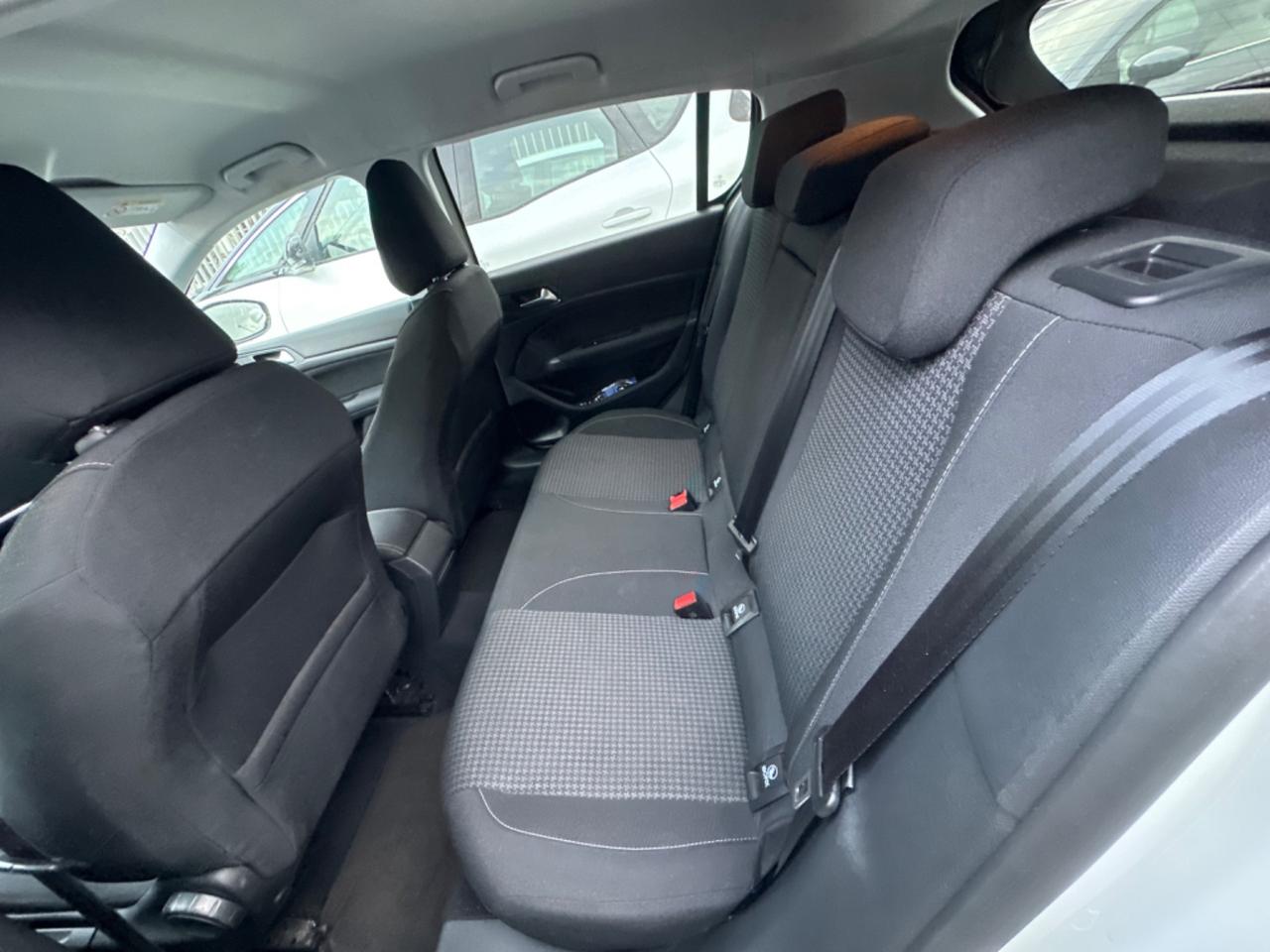 Peugeot 308 BlueHDi 130 S&S EAT8 Business 2020