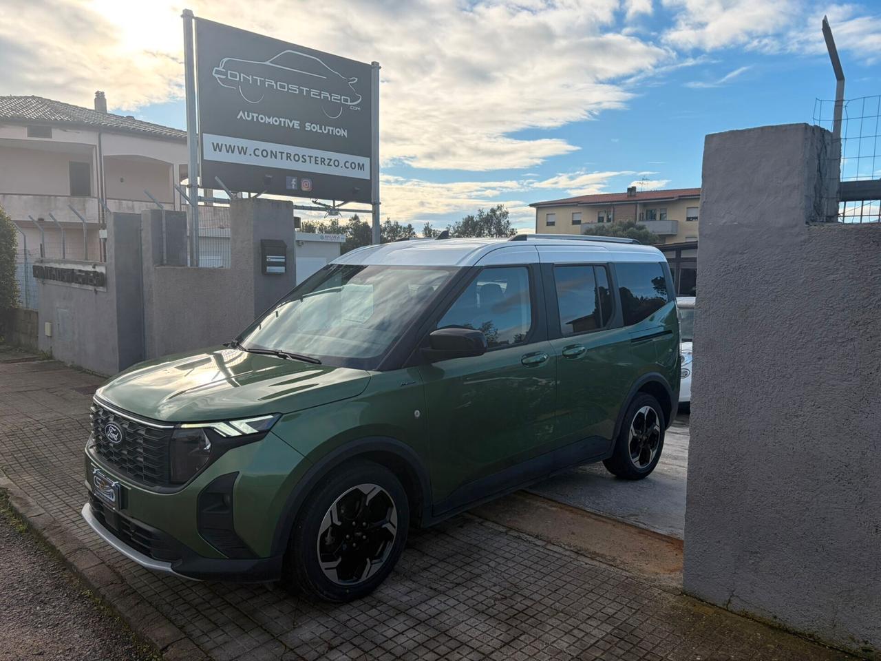 Ford Tourneo Courier FULL