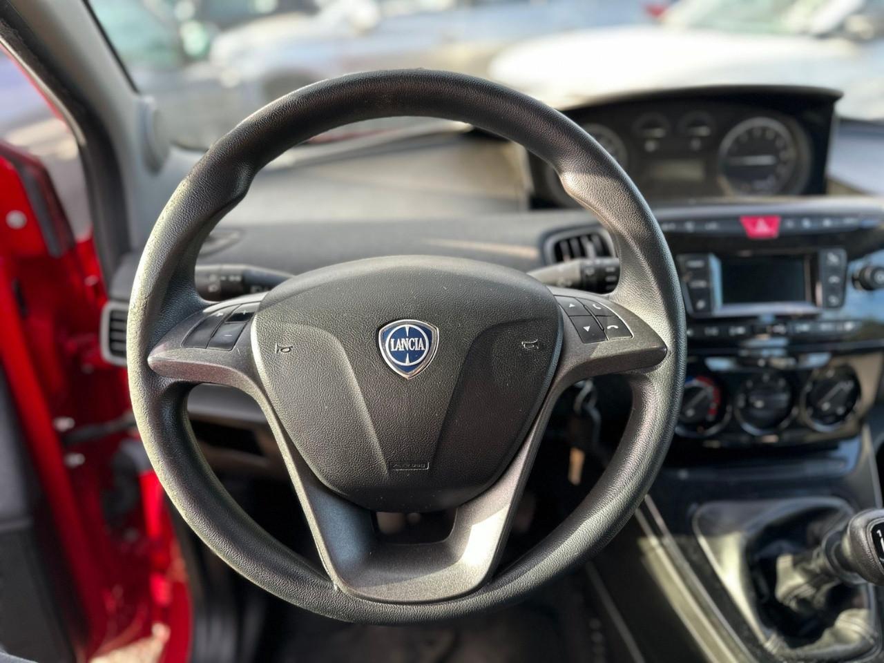 LANCIA Ypsilon 3ª serie - Ypsilon 1.2 69 CV 5 porte Platinum