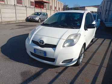 Toyota Yaris 1.0 5 porte