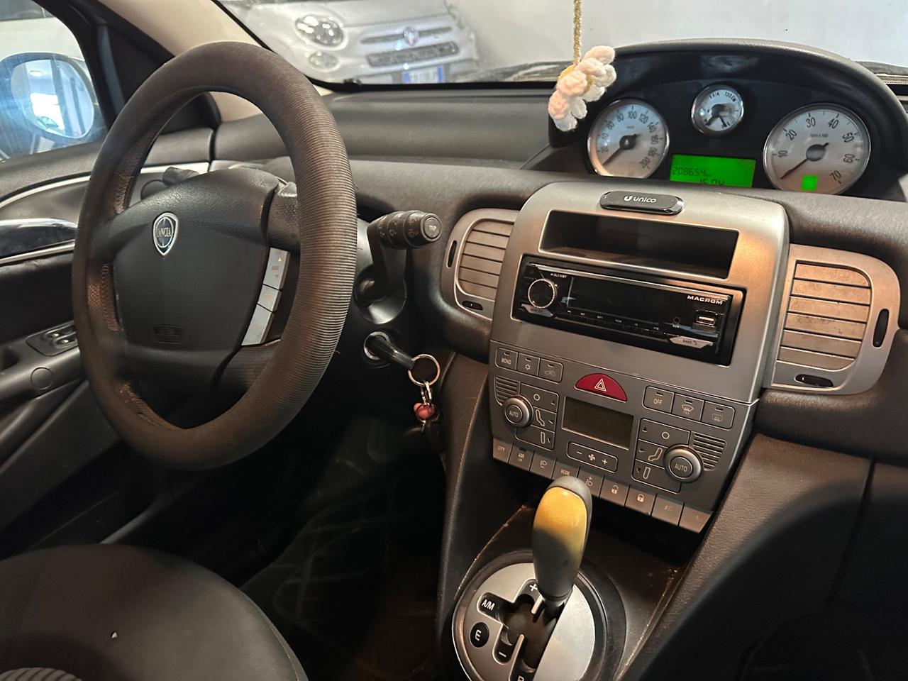 LANCIA YPSILON 1.3 MJT AUTOMATICA 75CV