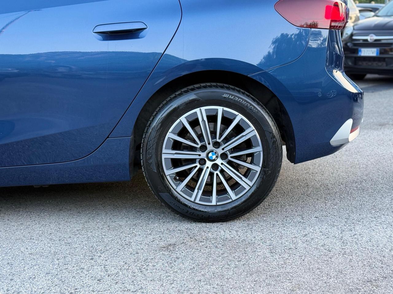 218d Active Tourer Luxury