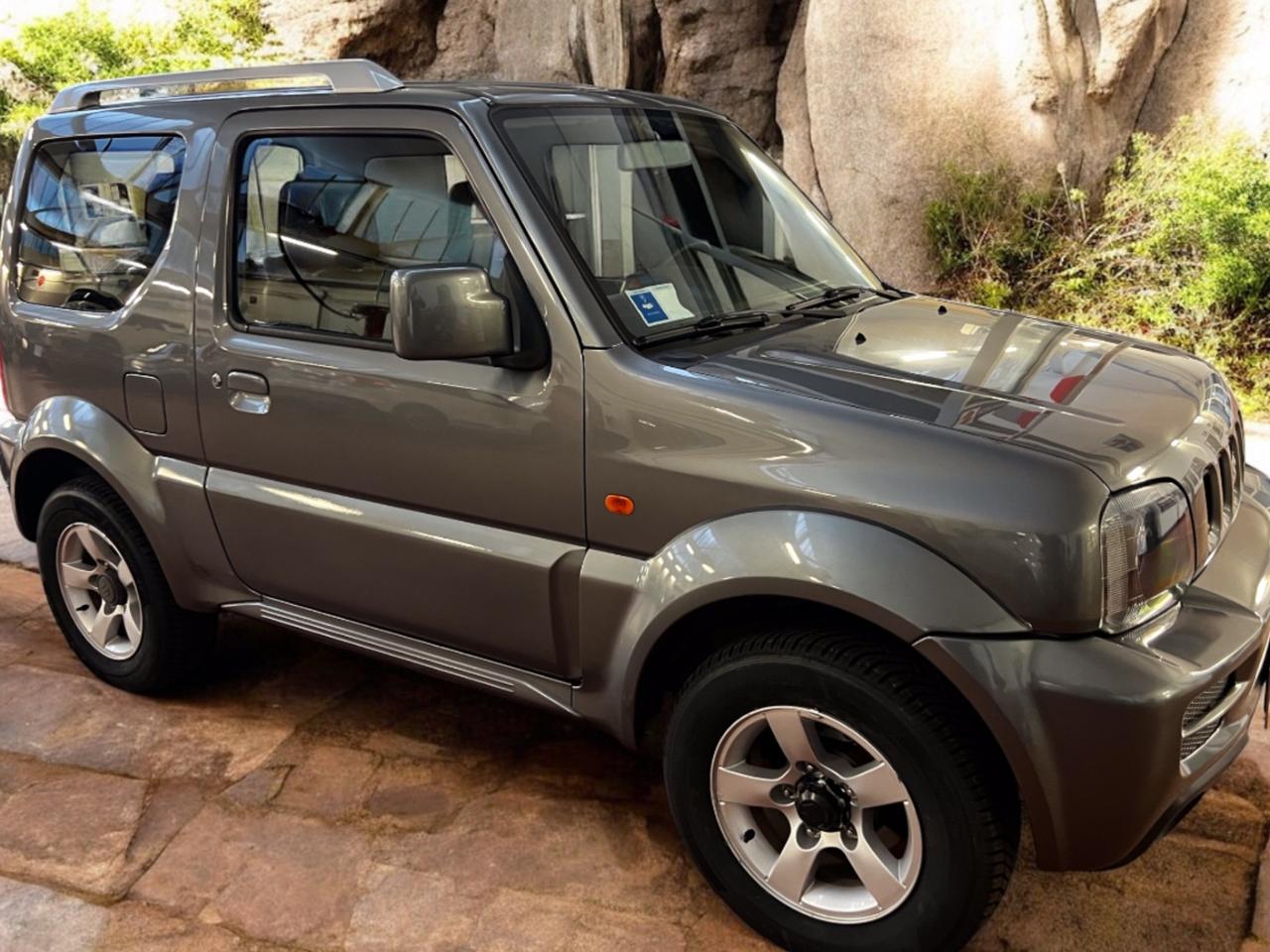 Suzuki Jimny 1.3i 16V cat 4WD JLX Più Perfetta Si Neopatentati