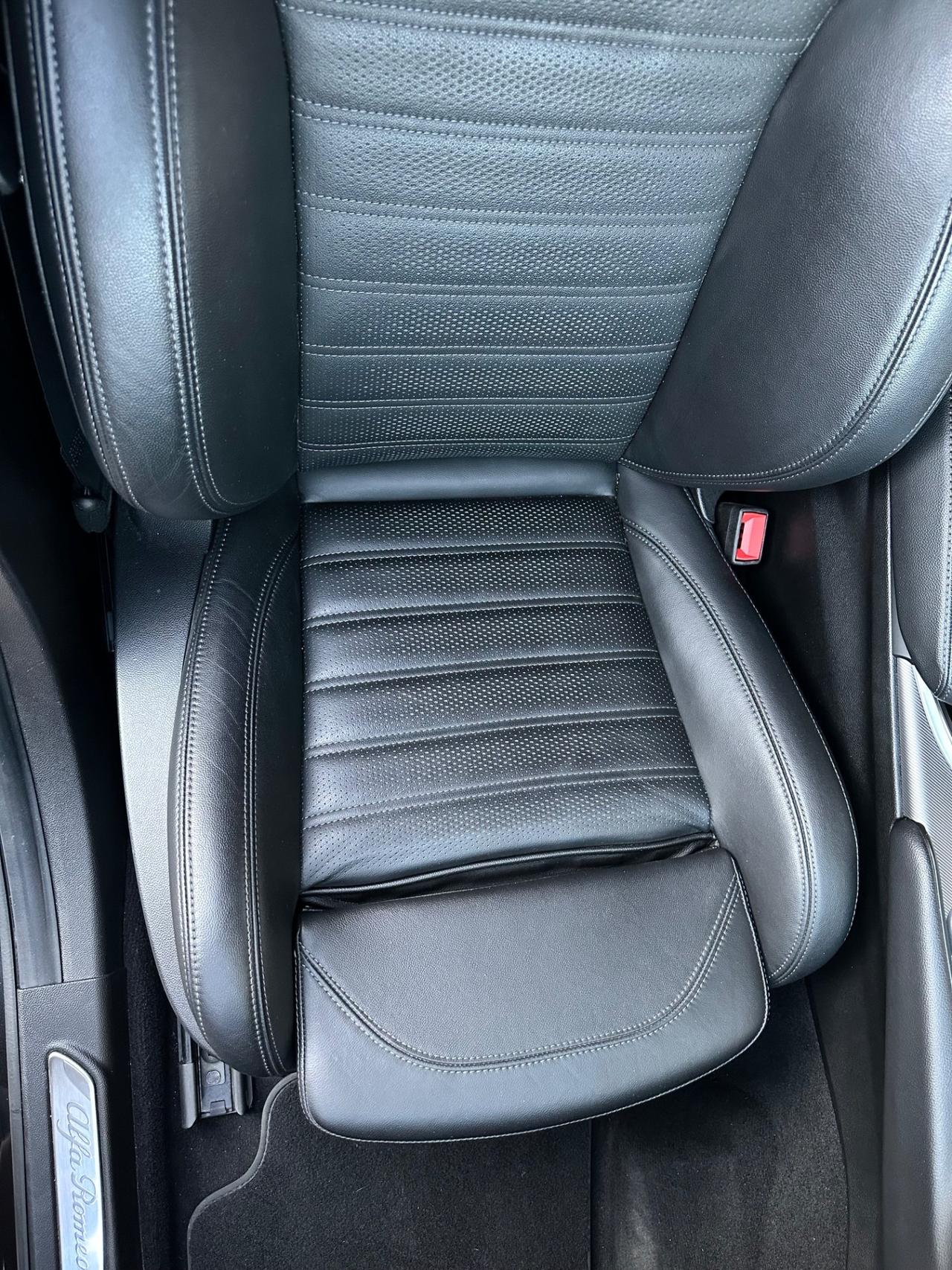 Alfa Romeo Giulia 2.2 TD 210cv AT8 Q4 Veloce
