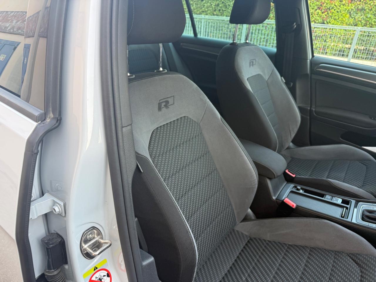 Volkswagen Golf 2.0 TDI DSG 5p. R-Line