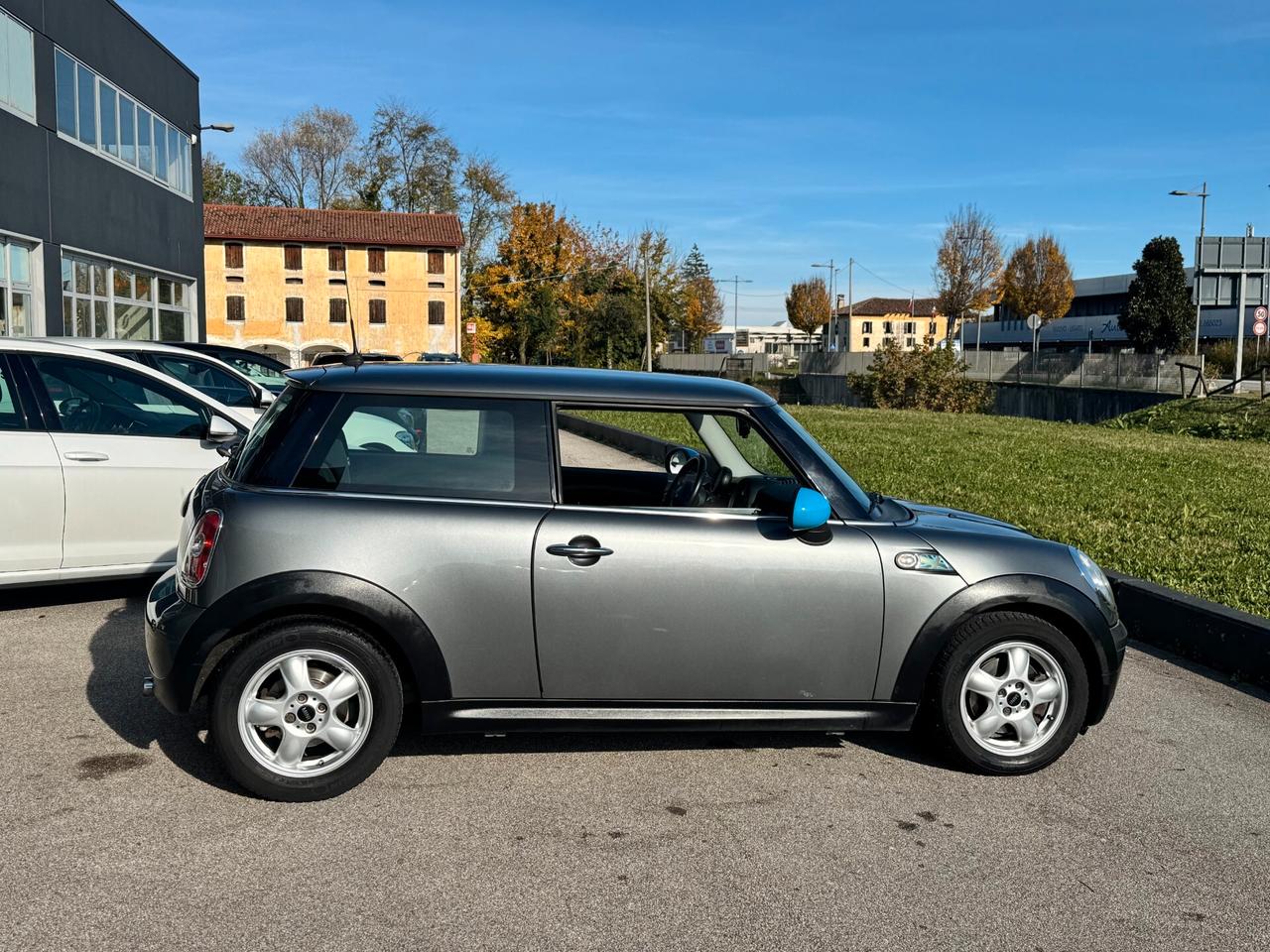 Mini 1.6 16V One (55kW)