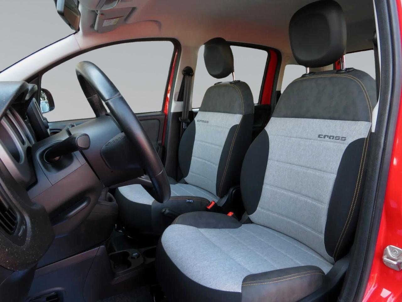 Fiat Panda Cross 1.0 firefly hybrid Cross. km 40.900. tagliandi