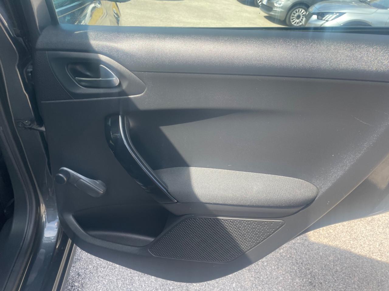 PEUGEOT 208 1.2 BENZINA 82 (CV) 2015