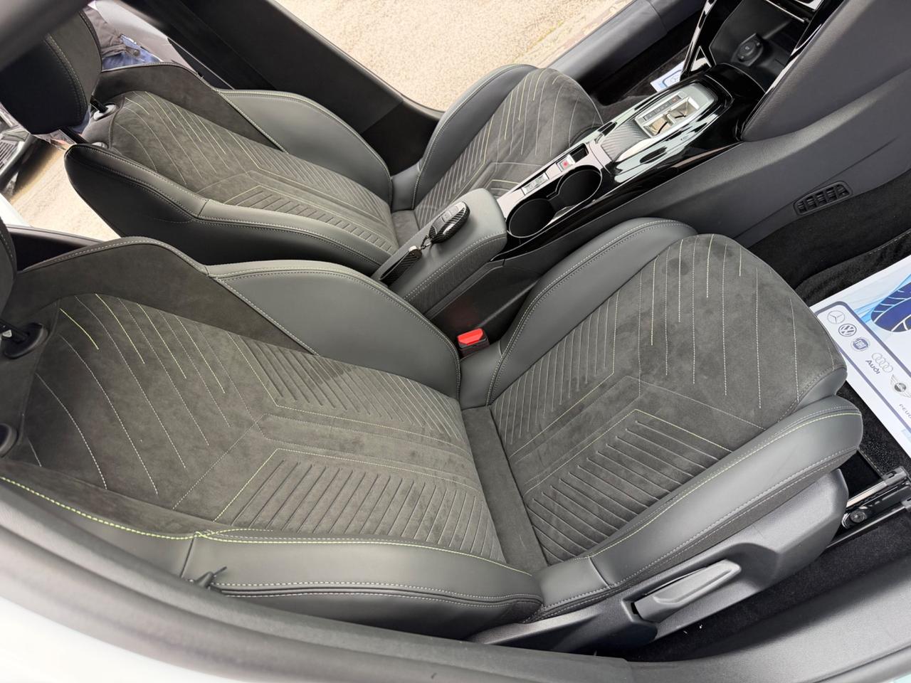 Peugeot 208 Hybrid 110 e-DCS6 GT