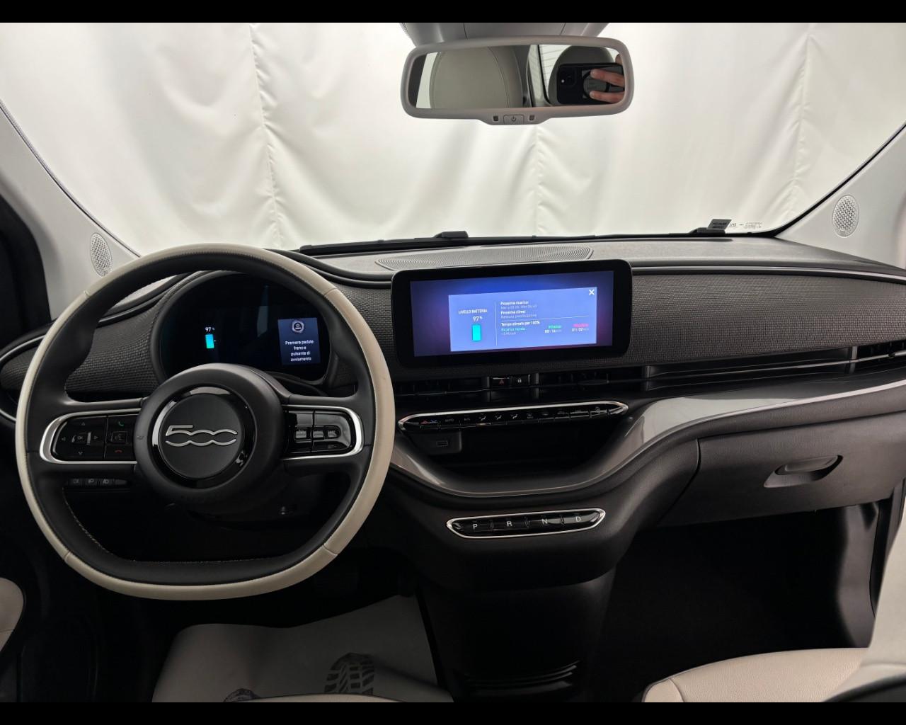 FIAT 500e 42 kWh La Prima by Bocelli